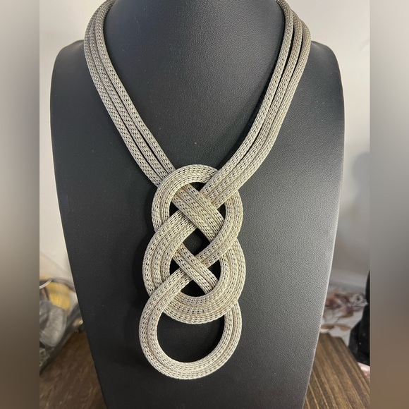 Sarah Cavender Celtic Style Knotted Ornament Necklace D6
